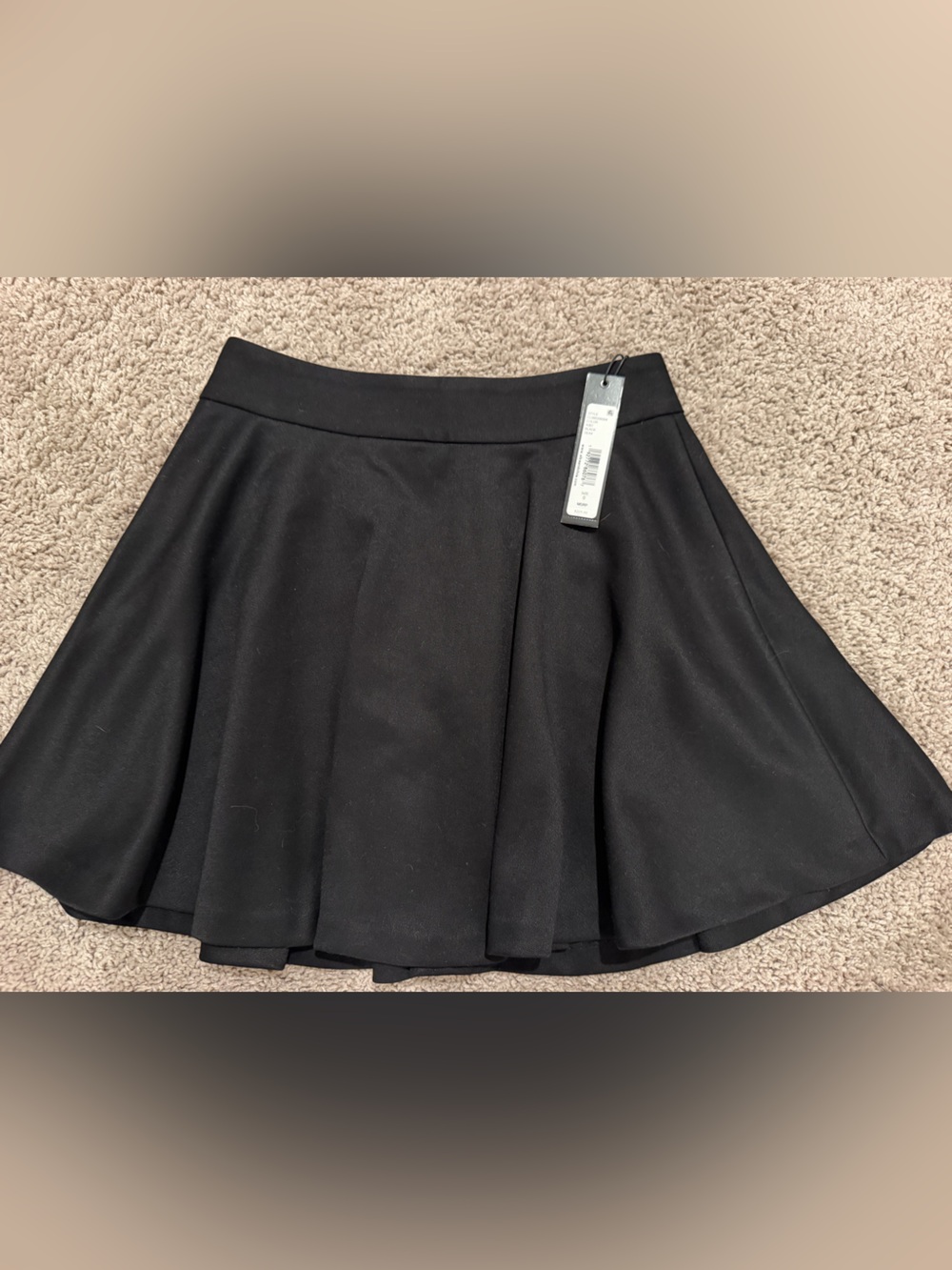 Alice + Olivia Black Circle Skirt with Flared Silhouette